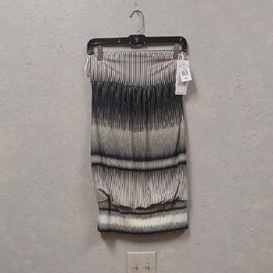 $59 Ruby Rox Small White and Gray Pleated Pencil Skirt Knee Length